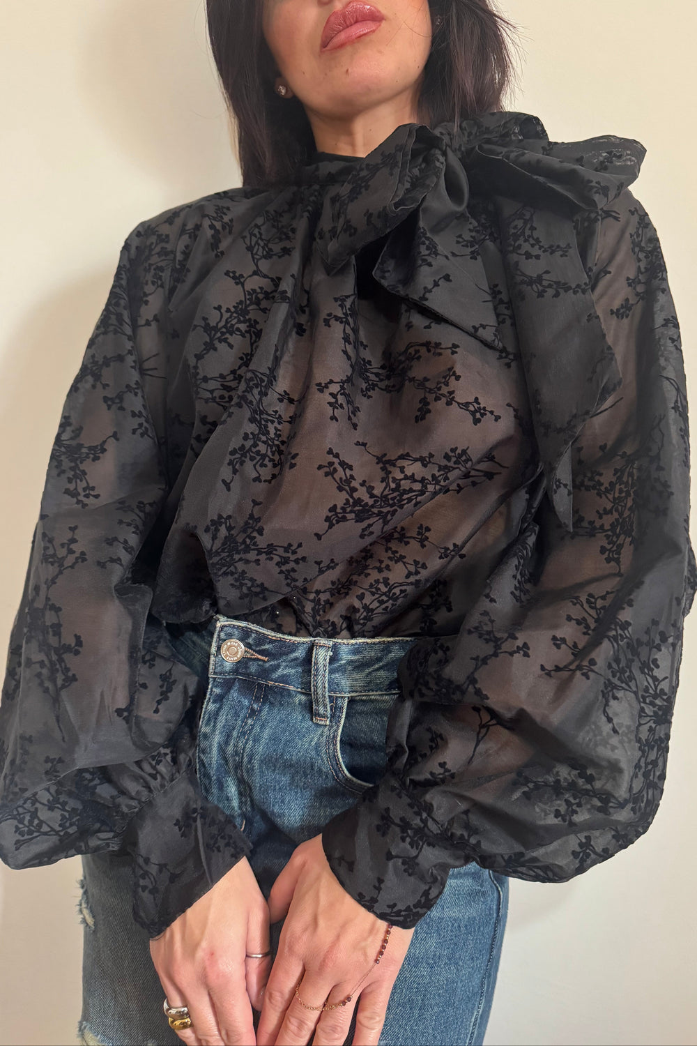 Blusa flowers nero